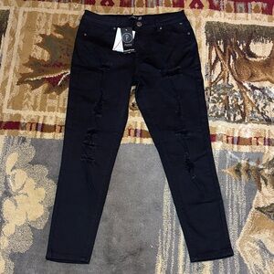 Boohoo NWT UK Petite Black Ripped Women Jeans Size 8